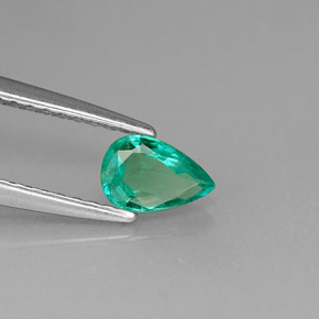 Esmeralda verde natural 0,34ct, formato de pêra, VS-SI