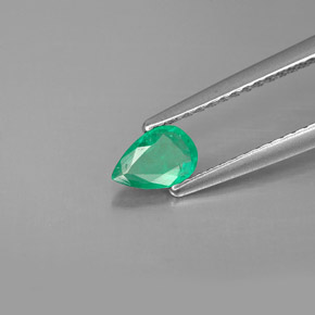 Esmeralda verde natural 0,31ct, formato de pêra, SI-I1