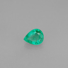 Esmeralda verde natural 0,28ct, formato de pêra, VS-SI