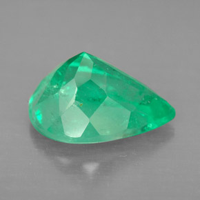Esmeralda verde natural 4,79ct, formato de pêra, SI