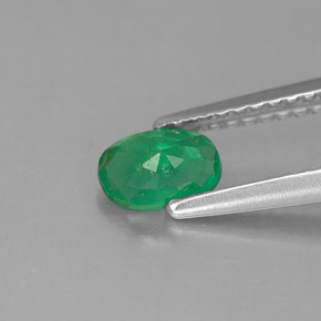 Esmeralda verde natural 0,45ct, corte oval, SI-I1