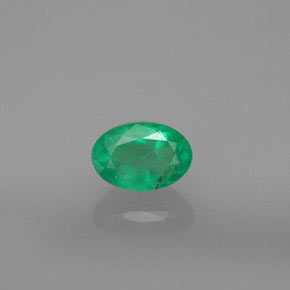 Esmeralda verde natural 0,60ct, corte oval, SI-I1