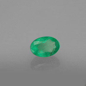 Esmeralda verde natural 0,60ct, corte oval, SI-I1