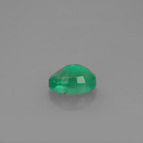 Esmeralda verde natural 0,60ct, corte oval, SI-I1