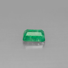 Esmeralda verde natural 0,65ct, corte esmeralda, SI-I1
