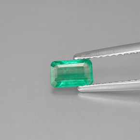 Esmeralda verde natural 0,37ct, corte esmeralda, SI