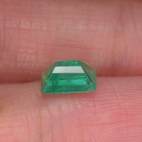Esmeralda verde natural 0,95ct, corte esmeralda, SI