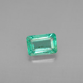 Esmeralda verde natural 0,60ct, corte esmeralda, SI