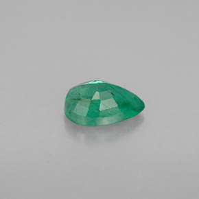 Esmeralda verde natural 0,67ct, formato de pêra, VS-SI