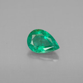 Esmeralda verde natural 0,65ct, formato de pêra, VS-SI