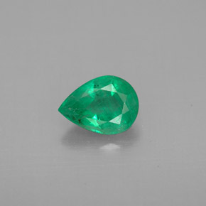 Esmeralda verde natural 0,66ct, formato de pêra, VS-SI