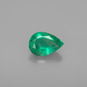 Esmeralda verde natural 0,64ct, formato de pêra, VS-SI