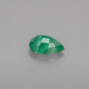 Esmeralda verde natural 0,64ct, formato de pêra, VS-SI