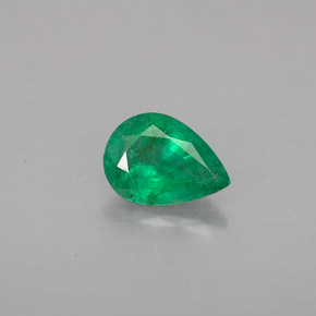 Esmeralda verde natural 0,58ct, formato de pêra, VS-SI
