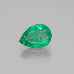 Esmeralda verde natural 0,85ct, formato de pêra, VS-SI