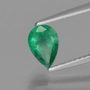 Esmeralda verde natural 0,67ct, formato de pêra, VS-SI