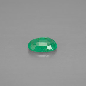 Esmeralda verde natural 0,40ct, corte oval, VS-SI