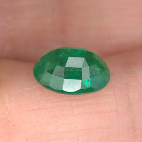 Esmeralda verde natural 1,60ct, corte oval, SI