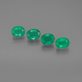 Pedras preciosas de esmeralda verde natural de  ct, corte oval, SI