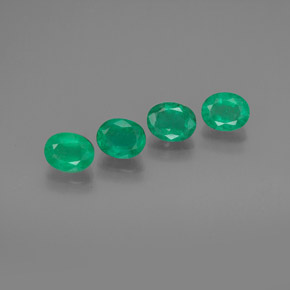 Pedras preciosas de esmeralda verde natural de  ct, corte oval, SI