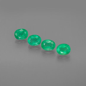 Pedras preciosas de esmeralda verde natural de  ct, corte oval, SI