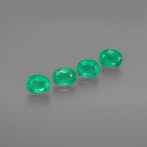 Pedras preciosas de esmeralda verde natural de  ct, corte oval, SI