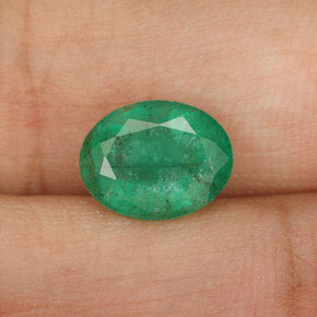 Esmeralda verde natural 1,58ct, corte oval, I1