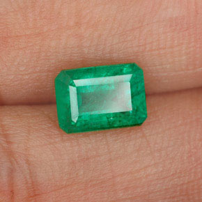 Esmeralda verde natural 0,97ct, corte esmeralda, I1