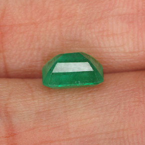 Esmeralda verde natural 0,97ct, corte esmeralda, I1