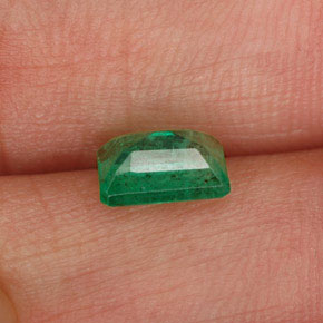 Esmeralda verde natural 0,88ct, corte esmeralda, I1