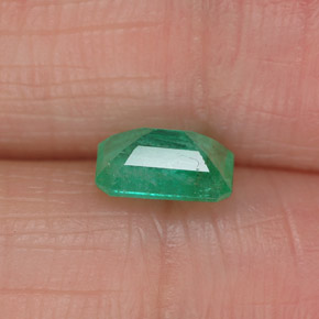 Esmeralda verde natural 0,86ct, corte esmeralda, I1