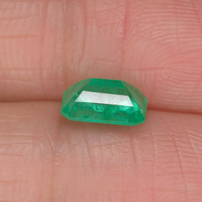 Esmeralda verde natural 0,89ct, corte esmeralda, I1