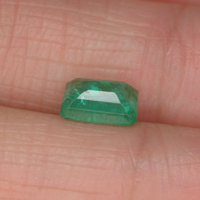 Esmeralda verde natural 0,94ct, corte esmeralda, I1
