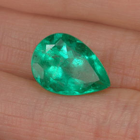 Esmeralda verde natural 4,79ct, formato de pêra, SI