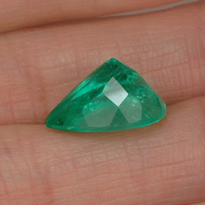 Esmeralda verde natural 4,79ct, formato de pêra, SI