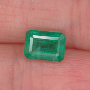 Esmeralda verde natural 0,87ct, corte esmeralda, I1