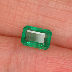 Esmeralda verde natural 0,55ct, corte esmeralda, SI-I1