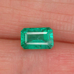 Esmeralda verde natural 0,68ct, corte esmeralda, SI-I1