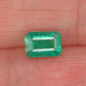 Esmeralda verde natural 0,60ct, corte esmeralda, SI-I1