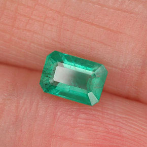 Esmeralda verde natural 0,60ct, corte esmeralda, SI-I1