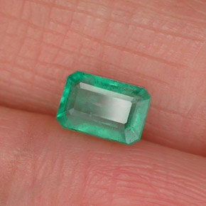 Esmeralda verde natural 0,72ct, corte esmeralda, SI-I1