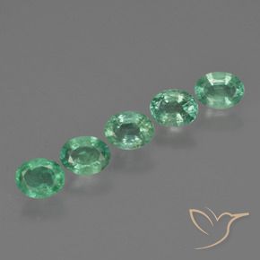 Pedras preciosas de Esmeralda Verde médio natural de 1.60 ct, oval, SI