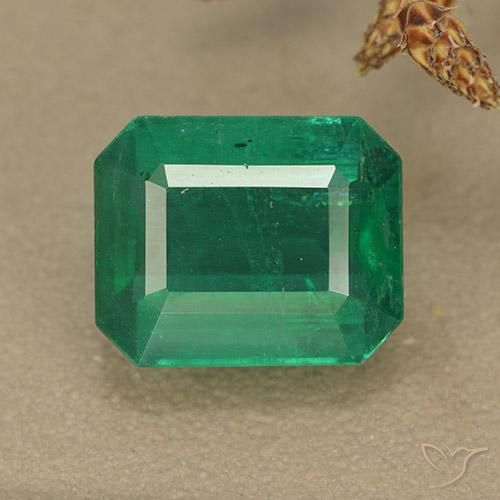 Esmeralda lapidada em octógono de 4,82 quilates, 11,5 x 9,3 mm da Zâmbia, Photo A