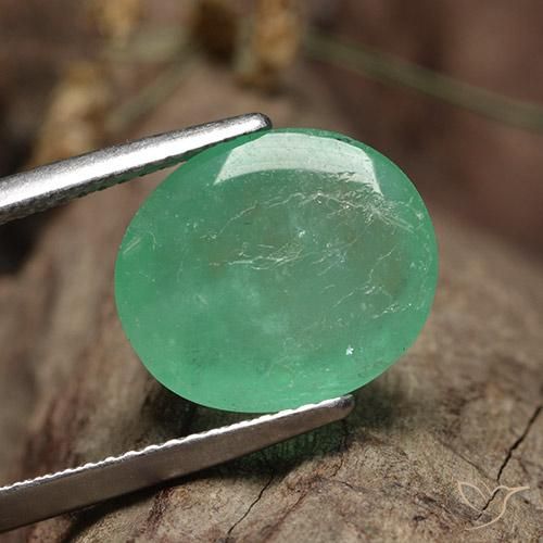 Esmeralda verde pistache Natural 7.67ct, oval, Translúcido