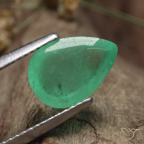 Esmeralda verde pistache Natural 3.60ct, Formato de pêra, Translúcido