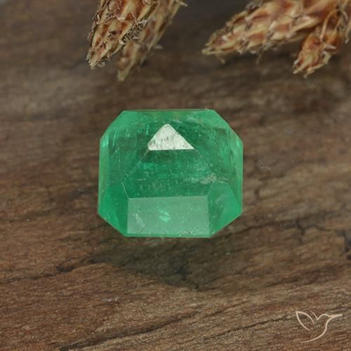 Esmeralda Verde médio Natural 0.94ct, Corte Octógono / Esmeralda, VS-SI