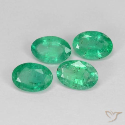 Pedras preciosas de Esmeralda Verde médio natural de 1.73 ct, oval, VS-SI
