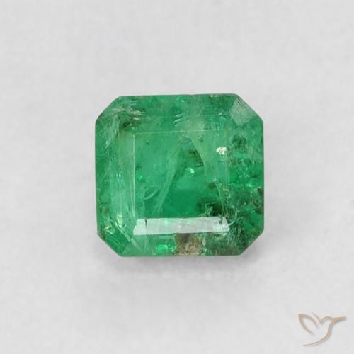 Esmeralda lapidada em octógono de 0,35 quilates, 4,2 x 4 mm da Colômbia, Photo A