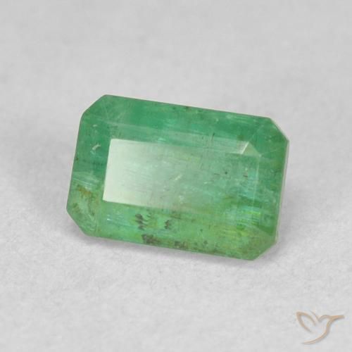 Esmeralda Verde amarelado Natural 0.63ct, Corte Octógono / Esmeralda, SI