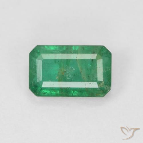 Esmeralda lapidada em octógono de 0,63 quilates, 6,1 x 3,8 mm da Colômbia, Photo A